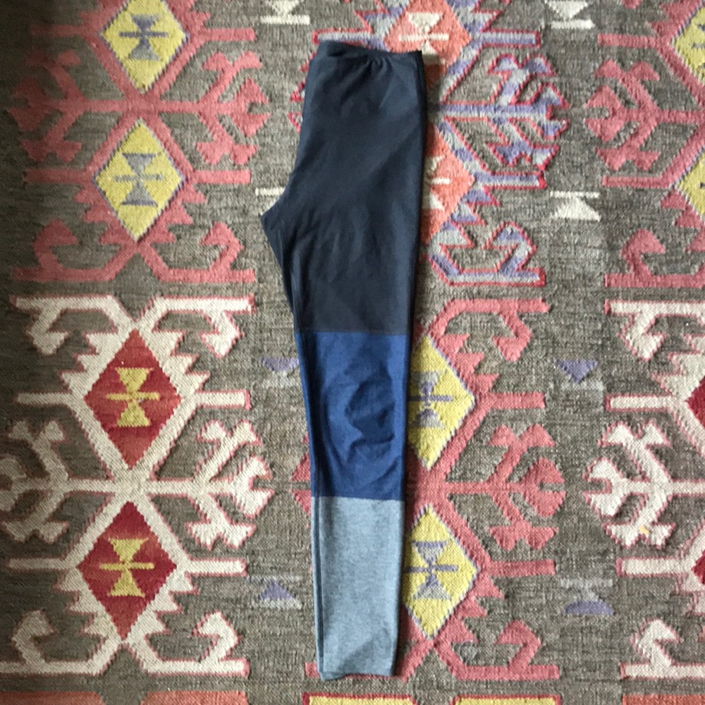 Outdoor Voices 3 Tone Leggings